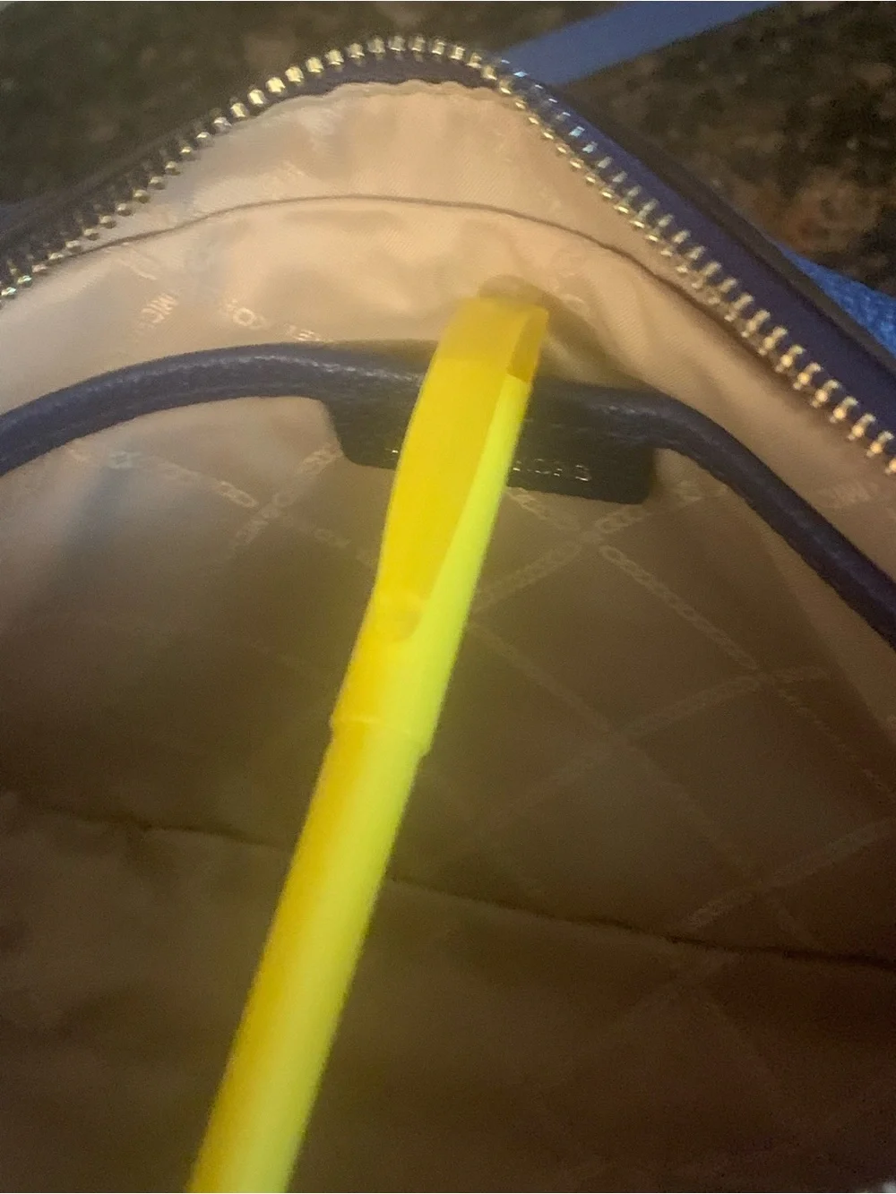 🍂 SALE🐿️ M KORS JET SET XBODY BRAID LEATHER HANDLE BLUE CLASSY W/ BLUE JEANS!